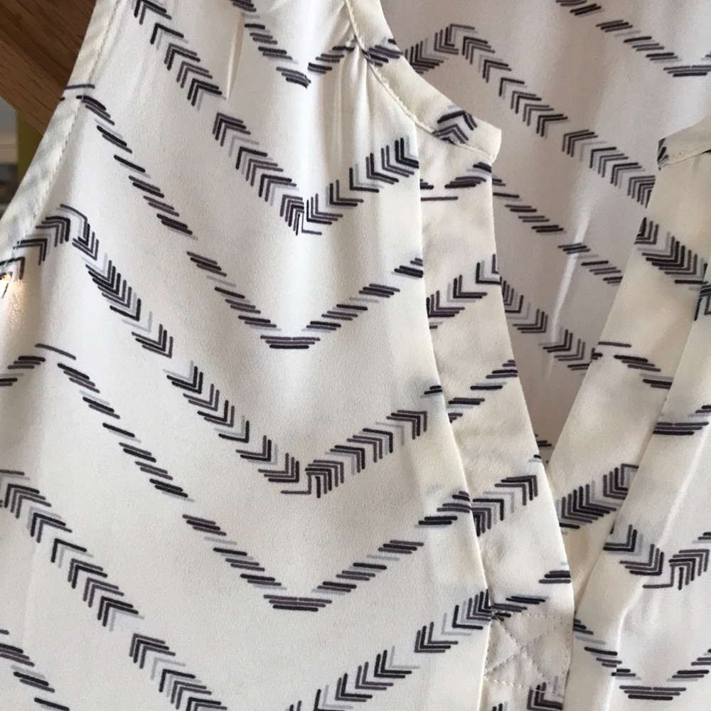 Lush Patterned Tank - Picture 3 of 4